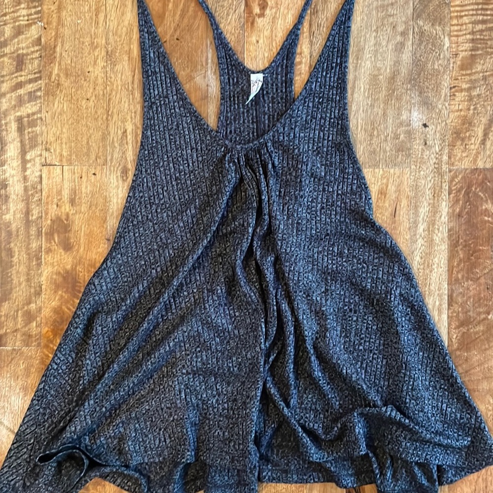 Heathered dark grey thin strapped shirt